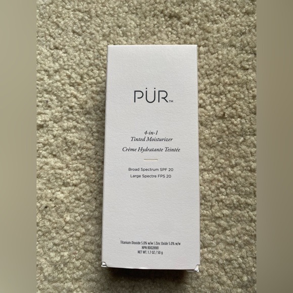 Pur 4-in-1 Tinted Moisturiser with SPF 20 in medium (exp. 07/25) - Picture 5 of 6
